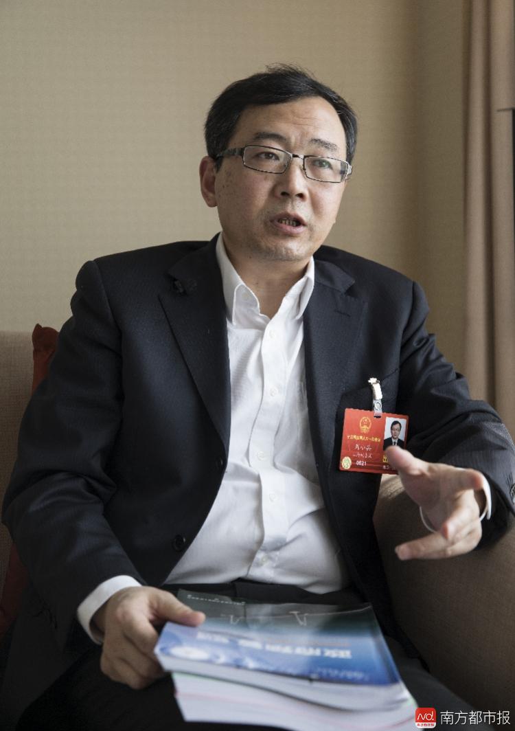 imagefile 全国人大代表、 上海财经大学公共经济与管理学院院长刘小兵2.jpg
